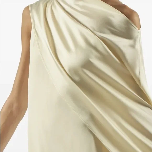 Taller Marmo Berenson Gown in Ivory - Picture 4 of 5